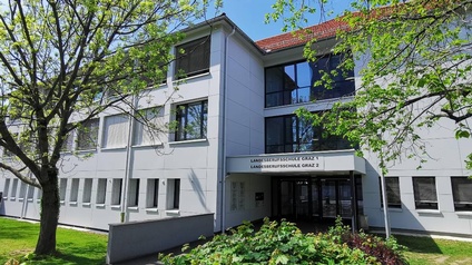 Landesberufsschule Graz, Außenansicht mit Eingang
