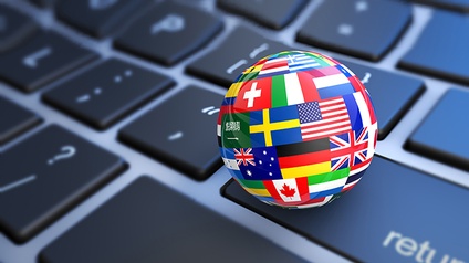 Weltkugel mit Flaggen