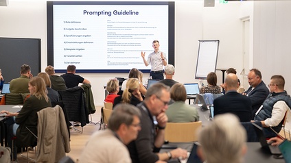 Mithilfe praxisnaher Einblicke und konkreter Strategien wird bei der KI Tour 2025 der WKOÖ gezeigt, wie KI als Innovationstreiber genutzt werden kann. 