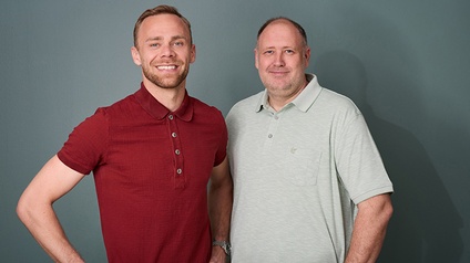 Hörantner (r.) und Schlager wollen mit ihrem Start-up zur Wiederverwendung von Reiningungsprodukten animieren.