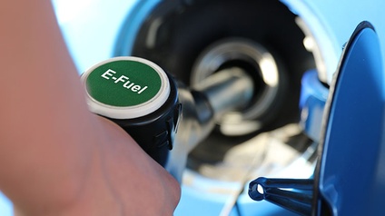 Mit E-Fuels könnte die bestehende Tank-Infrastruktur weiter genutzt werden.