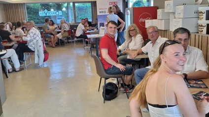 Unternehmer:innen beim Businesstreffen