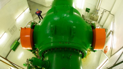 Eine Turbine des Wasserkraftwerks Sima