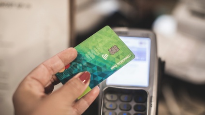 Bankomatkarte und Terminal