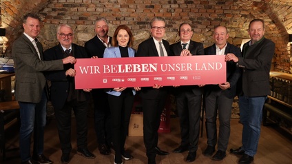 Schabauer, Leitner, Beer, Schmiedtbauer, Drexler, Schaller, Reisenhofer und Hackl (v.l.)