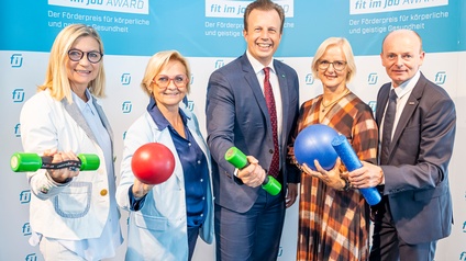 Gemeinsam für noch mehr betriebliche Gesundheitsförderung im Einsatz: v.l.. Fachgruppenobfrau Daniela Gmeinbauer, WKO-Vizepräsidentin Gabi Lechner, Gesundheitslandesrat Karlheinz Kornhäusl, BVAEB-Direktorin Christa Hörzer, Fachgruppenobmann Klaus Friedl