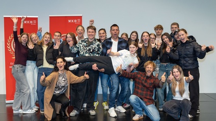 Alle Teilnehmer:innen mit der Siegerin Anna Gruber in der Mitte