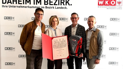 (v.l.) WK-Bezirksobmann Michael Gitterle, Verena und Arthur Tilg, WK-Bezirksstellenleiter Otmar Ladner 