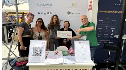 v.l.n.r.: Andy Aistleitner und Melanie Lindorfer (zflys), Katharina Walbert (ÖB Nikosia), WDS Manuela Sandler und Nikos Karageorgos (AC Athen) am AUSTRIA-Booth