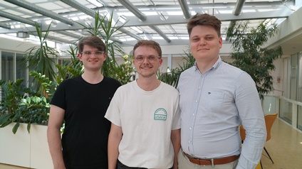 Die Gründer Kevin Händel, Hannes Wolfmayr und Jakob Stadlhuber (v.l.) kamen beim Jungunternehmer:innenpreis auf Platz 2 in der Kategorie „Visionenreiter“.