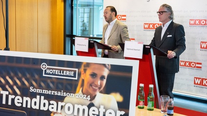 Wolfgang Kuttnig, Geschäftsführer der Sparte Tourismus und Freizeitwirtschaft und  Sigismund Moerisch, Obmann der Fachgruppe Hotellerie.