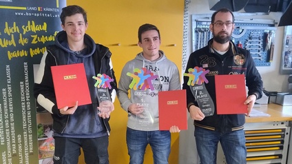 Sebastian Kezmic (Platz 3), Daniel Scharf (Sieger) und Lukas Nejez (2. Platz) sind die Gewinner des diesjährigen Lehrlingswettbewerbs der Spengler.