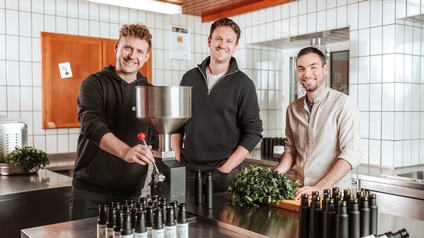 David, Patrick und Damon mit ihren Bio-Kräuter-Ölen