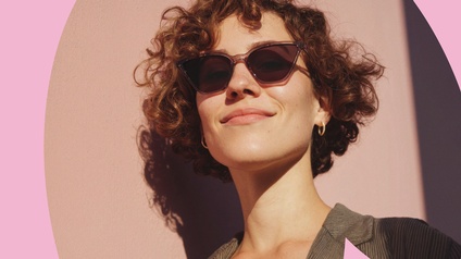 Frau mit Sonnenbrille