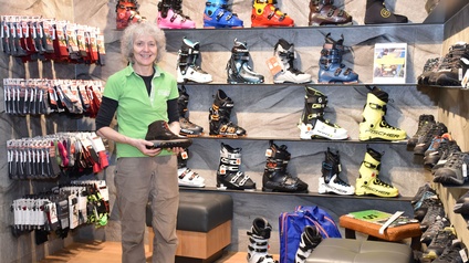 „Nicht jeder Schuh passt für jeden Fuß“, weiß Silvia Decristoforo und vermisst die Füße ihrer Kundschaft darum genau.