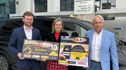 Fachgruppenobmann Hubert Bleich, Raiffeisenlandesbank Generaldirektor-Stv. Eva Fugger und KommR Patrick Poten (v. l.) 