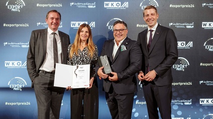 Industrie, Silber, Leonhard Lang GmbH, v.l.n.r. Spartengeschäftsführer Andreas Mörk, Bettina Sarlay, Peter Skalicky, Vizepräsident Philipp Gady