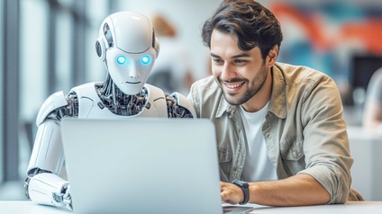 Mensch und Roboter vor PC Editorial KI Tour