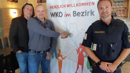 v.l.n.r.: Bezirksobmann-Stv. Helmut Lapatschka, Bezirksobmann Erich Mähnert, Sicherheitskoordinator Daniel Redl