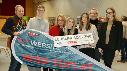 Hannes Thomas (Schulleiter der iMS und PTS Jennersdorf), Marlon Windisch (Schüler), Sonja Marth (AMS-Geschäftsstellenleiterin Stegersbach/Jennersdorf), Paula Cwikl und Sarah Siebenrock (Schülerinnen), KommR Josef Kropf (WK-Regionalstellenobmann) und Katharina Bagdy (WK-Regionalstellenleiterin) (v. l.) 