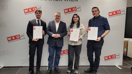 Personengruppe stehend