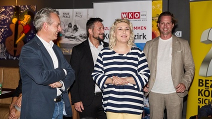 v.l.n.r.: Thomas Strachota (Wiener Bezirksblatt), Markus Rumelhart (Bezirksvorsteher Mariahilf), Verena Haller (WK-Wien Bezirksobfrau Mariahilf), Michael Dorfer (Gastgeber)