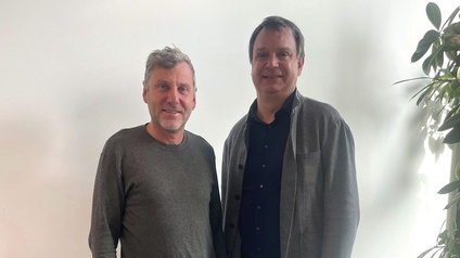 Die beiden Geschäftsführer Gerd Arnold (links) und Philipp Tomaselli freuen sich auf die künftige Zusammenarbeit