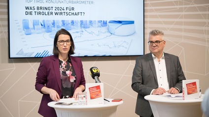 WK-Präsidentin Barbara Thaler und Stefan Garbislander, Leiter der Abteilung Wirtschaftspolitik, Innovation und Nachhaltigkeit in der Tiroler Wirtschaftskammer, analysierten die Ergebnisse des aktuellen TOP Tirol Konjunkturbarometers.