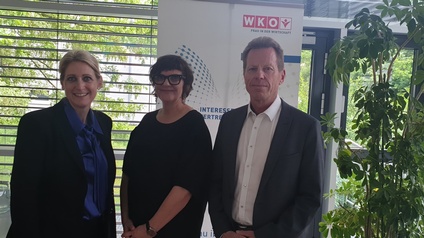 FiW-Landesvorsitzende Martina Entner, Dr. Daniela Ingruber und Leiter der Kriminalprävention Tirol Hans-Peter Seewald 