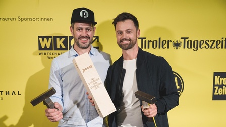 Preisträger Florian Kinigadner von Labwork (r.) gemeinsam mit Mario Schmaranzer von PlanWeise (l.). 