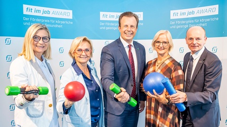 Gemeinsam für noch mehr betriebliche Gesundheitsförderung im Einsatz: v.l.. Fachgruppenobfrau Daniela Gmeinbauer, WKO-Vizepräsidentin Gabi Lechner, Gesundheitslandesrat Karlheinz Kornhäusl, BVAEB-Direktorin Christa Hörzer, Fachgruppenobmann Klaus Friedl