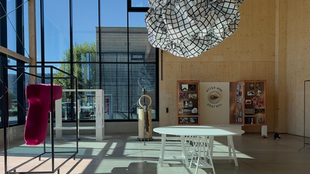 Eine von einem Künstler gestaltete Box