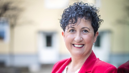 Portrait von Nicole M. Mayer