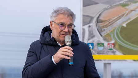 Portrait von Rudolf Bredschneider beim Spatenstich