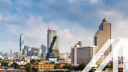 Business Downtown und Financial Center von Bangkok, Hauptstadt von Thailand. Moderne Hochhäuser und historische Gebäude
