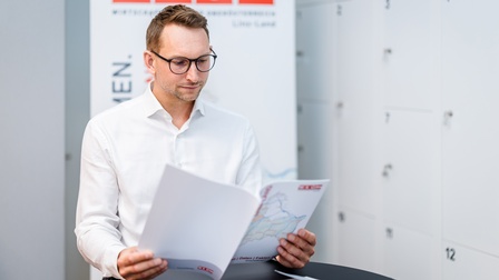 Christian Redtenbacher, Elephants5