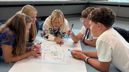 Schülerinnen und Schüler des BRG Steyr im Talent Space der WKOÖ.