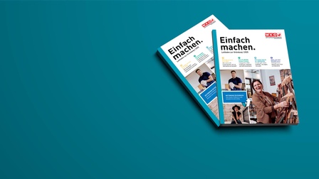 Zwei Broschüren zum Thema Leitfaden zur Gründung 2024 vor einem blauen Hintergrund