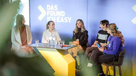 Panel (von links): Cornelia Diesenreiter, Julia Schedlberger, Caroline Schober, Birgit Mitter und Moderatorin Stella Strof