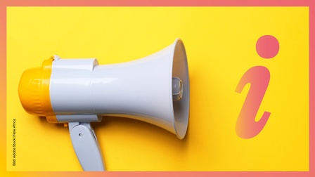 Ein Megafon vor einem gelben Hintergrund, ein i ist rechts daneben zu sehen