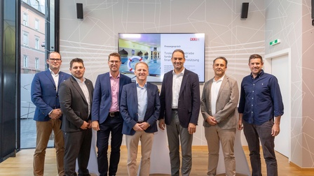 Patrick Rauter, Geschäftsführer Fachgruppe der Gesundheitsbetriebe; Georgios Chrysochoidis, Bürgermeister Gemeinde Leutasch; Christian Härting, Bürgermeister Gemeinde Telfs; Ulrich Mayerhofer, Obmann der Tiroler Bäderbetriebe; Christoph Walser, Präsident der Tiroler Wirtschaftskammer; Robert Krismer, Obmann TWV Innsbruck; Michael Kirchmair, Geschäftsführer Freizeitzentrum Axams und Telfs (v.l.). 