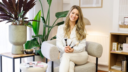 Sandra Mückstein, Jungunternehmerin mit  eigenem Kosmetik- und  Make-up-Salon beim Siegesplatz im 22 Bezirk