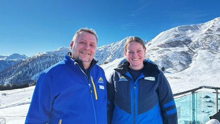 Lehrbeauftragter Roland Müller und Lehrling Carina arbeiten seit zweieinhalb Jahren zusammen und sind mittlerweile ein eingeschweißtes Team.