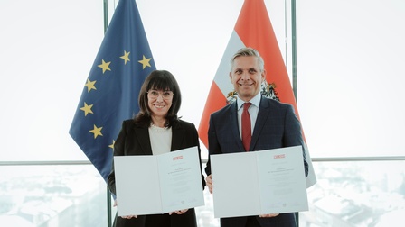 WKÖ-Präsidentin Martha Schultz bei ihrer Angelobung mit Bundesminister für Wirtschaft, Energie und Tourismus Wolfgang Hattmannsdorfer