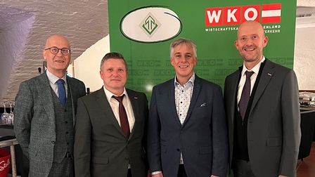 Paul Blachnik (Wirtschaftskammer Österreich), Spartengeschäftsführer Bernhard Dillhof, Jürgen Föhr (EvoBus) und Obmann Martin Horvath.