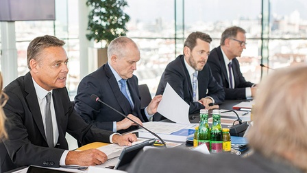 Christoph Schneider (links) beim WKÖ-Konjunkturgipfel