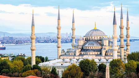 Blick auf Istanbul und die Sultan-Ahmed-Moschee