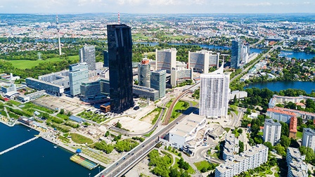 Flugperspektive von Wien Donaustadt - Hochhäuser