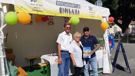 v.l.n.r.: Walter Beer (W21 Kassier), Christa Ornest (Obfrau W21), Bezirksobmann Erich Mähnert