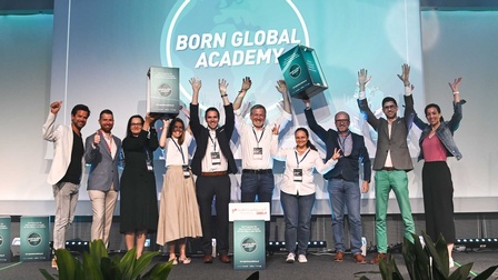 Gruppenbild vom Born Global Academy Demo Day 2023